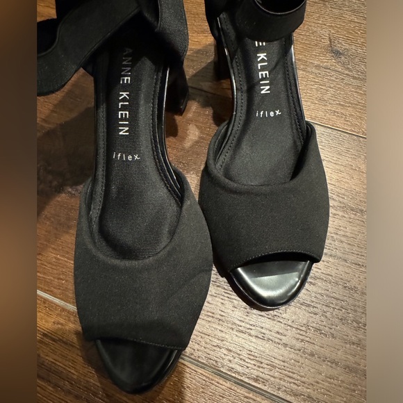 Ann Klein NWOT Iflex block heel Shoes with elastic straps & cushioned soles. - Picture 6 of 6